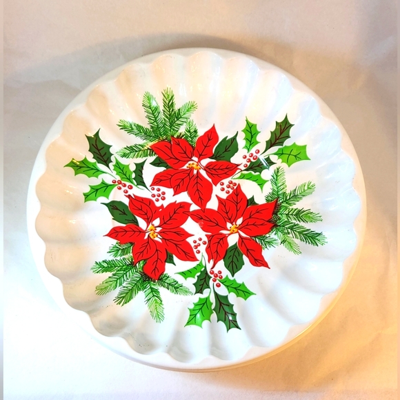 Retro White Round Plastic Red Poinsettia Christmas Cookie Tray - Picture 1 of 8